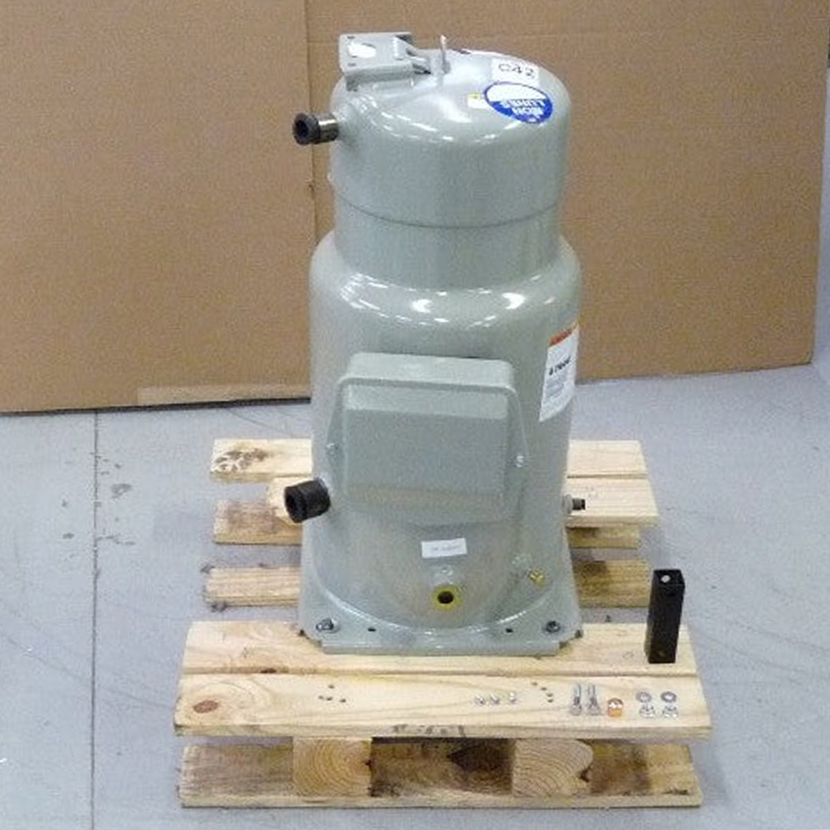 COM06438-Compressor_01_9986c380-6fe6-471e-8bd0-5b56508d93e3 COMO6438 Compressor