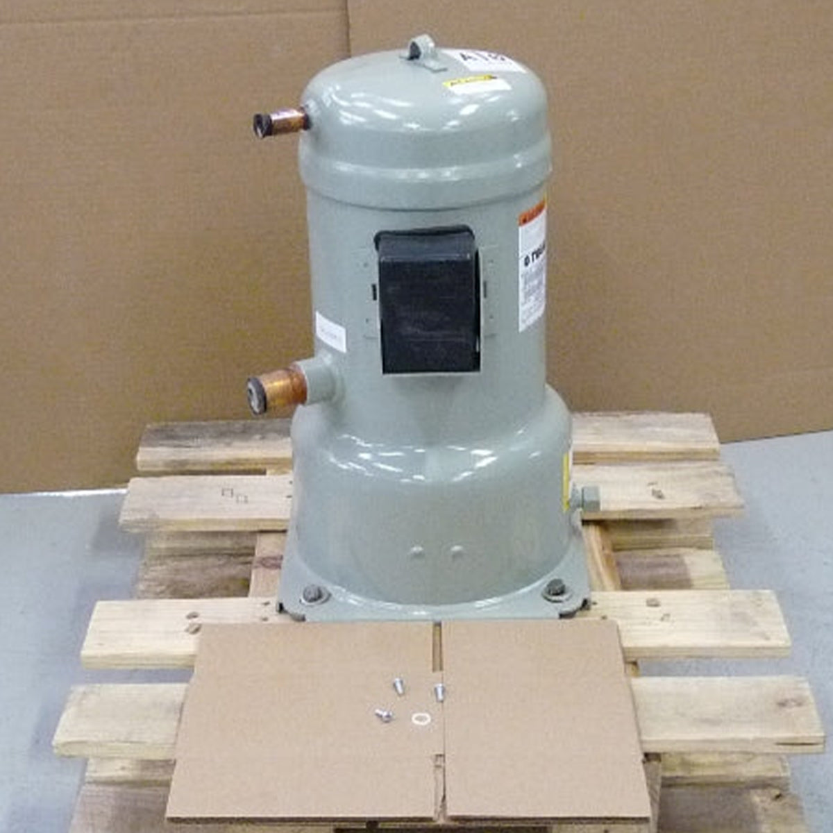 COM08290-Compressor_01_de02961c-12f5-412b-8b28-ff4f248d32a1 COM08290 Compressor