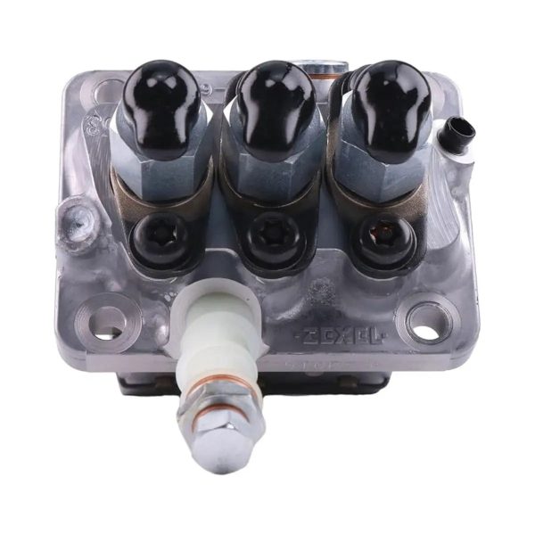 Fuel Injection Pump 6672389 16030-51012 104206-3002 for Kubota D1105 D1005 Bobcat 463 553 S70 E27 E26
