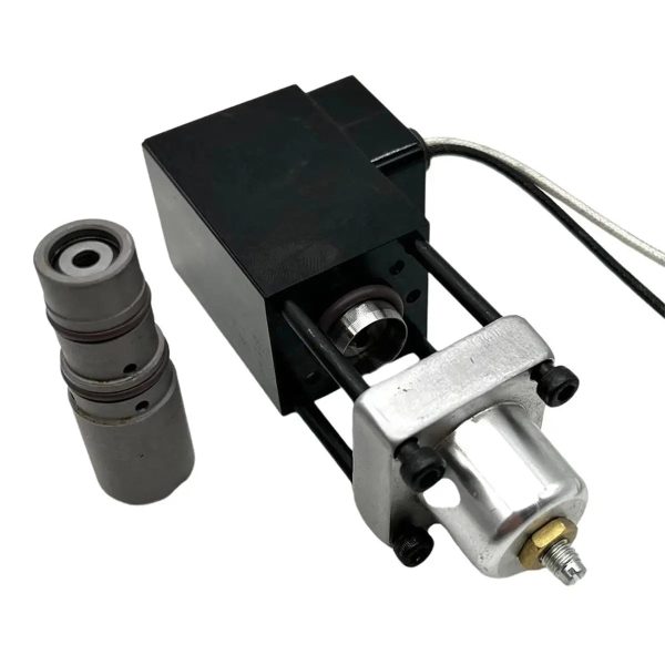 Solenoid-Valve-24V-_-KDRDE3K-1040CL-T-for-Kato-HD820-03 24V Solenoid Valve KDRDE3K-10/40CL-T for Kato HD820